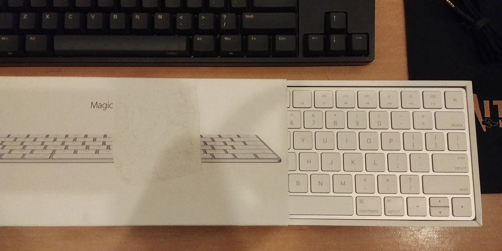 Bàn phím Apple Magic Keyboard 2 mới chưa xài, có hình thật