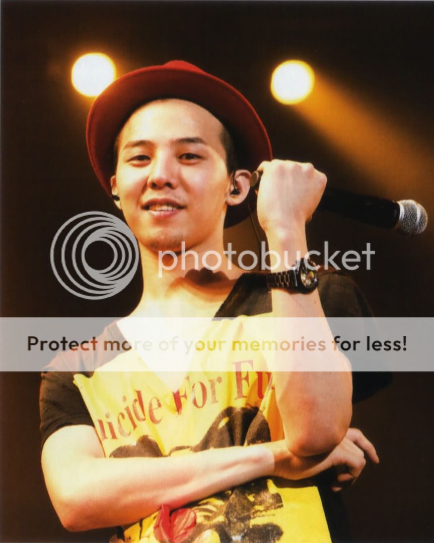 HQ Scans] G-Dragon from 2010 BIGSHOW Making Book